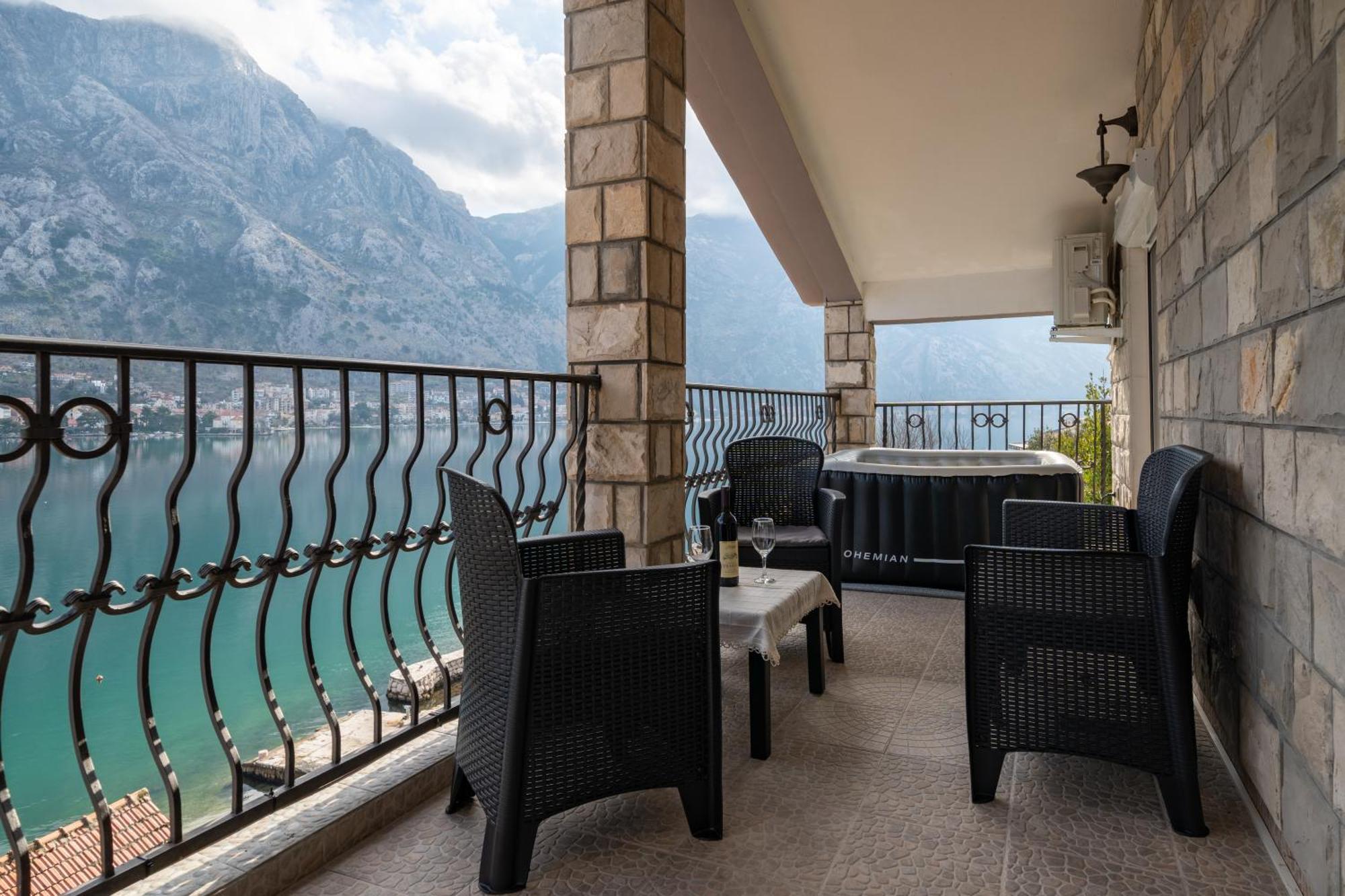 Apartments Vukovic Kotor Extérieur photo
